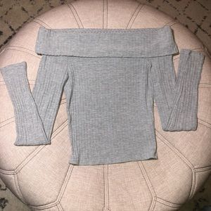cute off the shoulder long sleeve grey top !
